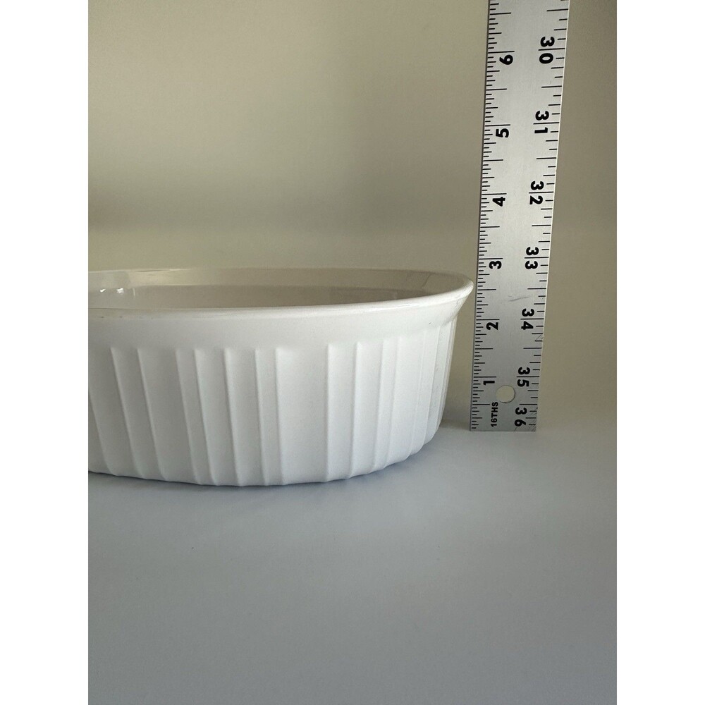 Vintage 1.8 Liter F-12-B Corning Ware French White Oval Casserole No Lid - Picture 5 of 6